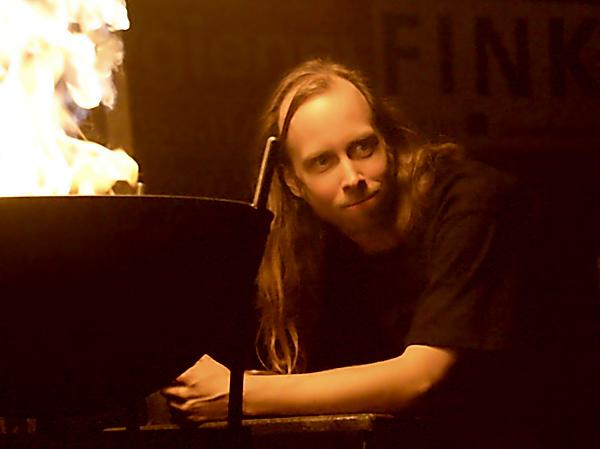 Magister Flux mit Feuerschale, Foto von Herb Jung 